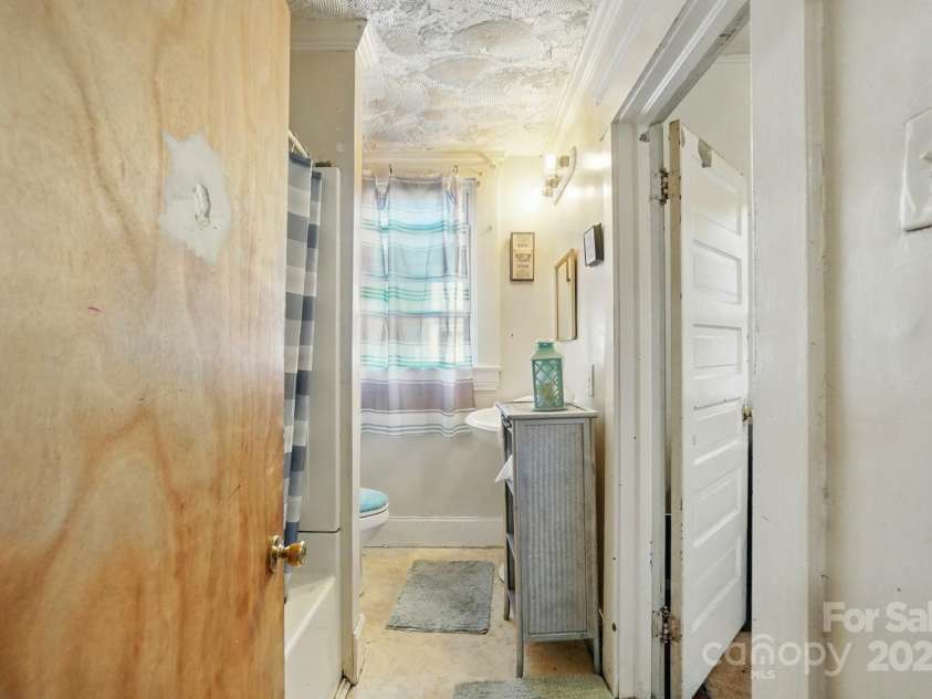 247 Park Avenue, Charlotte, NC 28203.  MLS# CAR4246095, YatesRealty ID 14294. 