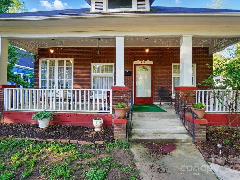 247 Park Avenue, Charlotte, NC 28203.  MLS# CAR4246095, YatesRealty ID 14294. 