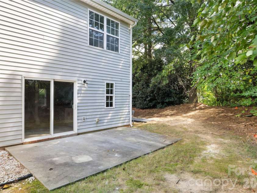 136 Mangum Circle, Mooresville, NC 28117.  MLS# CAR4372603, YatesRealty ID 14295. 