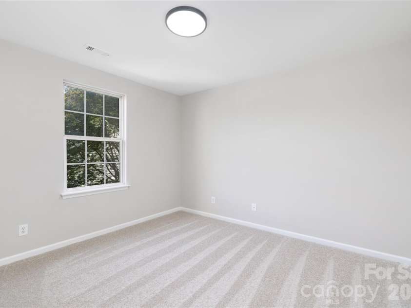 136 Mangum Circle, Mooresville, NC 28117.  MLS# CAR4372603, YatesRealty ID 14295. 