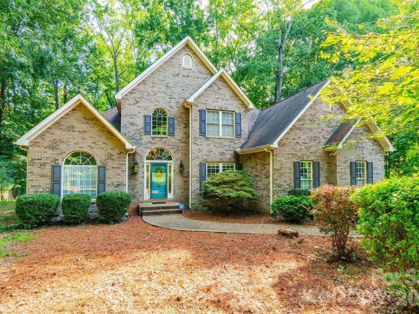 321 Forbes Court, Clover, SC 29710.  MLS# CAR4300918, YatesRealty ID 14296. 
