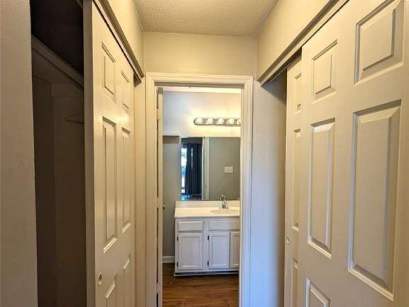 8137 Cedar Glen Drive, Charlotte, NC 28212.  MLS# CAR4357612, YatesRealty ID 14296. 