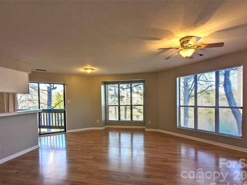 8137 Cedar Glen Drive, Charlotte, NC 28212.  MLS# CAR4357612, YatesRealty ID 14296. 