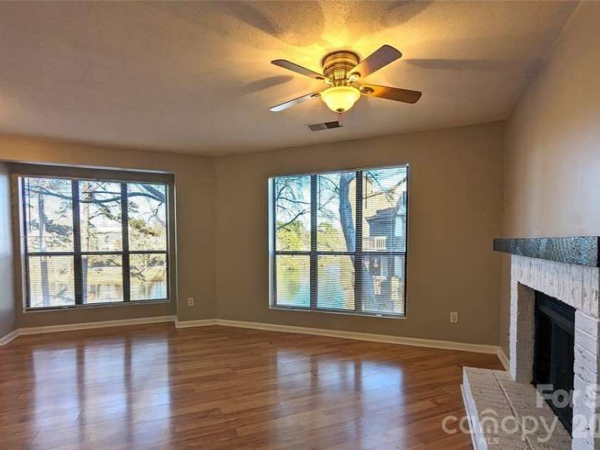 8137 Cedar Glen Drive, Charlotte, NC 28212.  MLS# CAR4357612, YatesRealty ID 14296. 