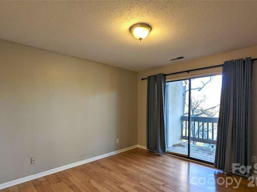 8137 Cedar Glen Drive, Charlotte, NC 28212.  MLS# CAR4357612, YatesRealty ID 14296. 