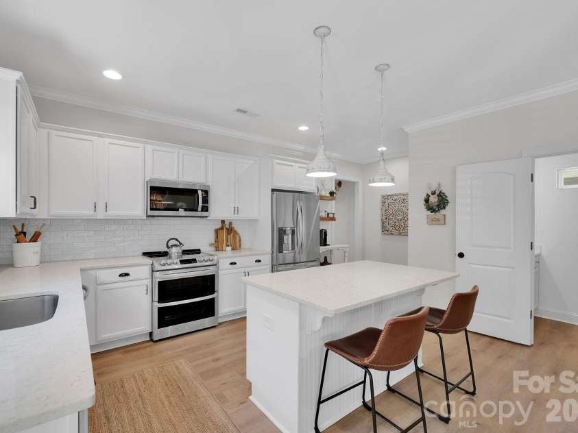 7526 Fairway Villa Circle, Denver, NC 28037.  MLS# CAR4363901, YatesRealty ID 14298. 