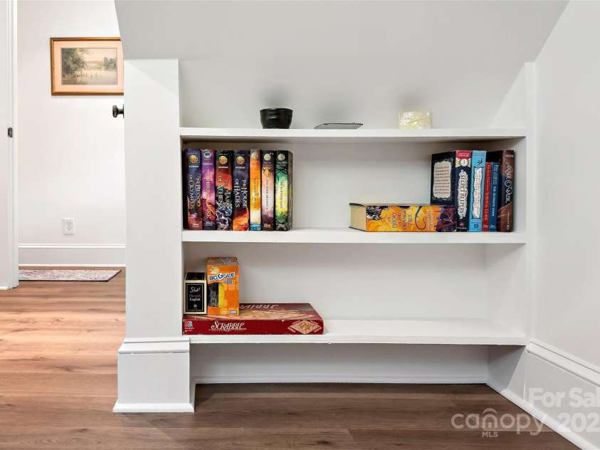 24 Browndale Road, Asheville, NC 28805.  MLS# CAR4258760, YatesRealty ID 14299. 