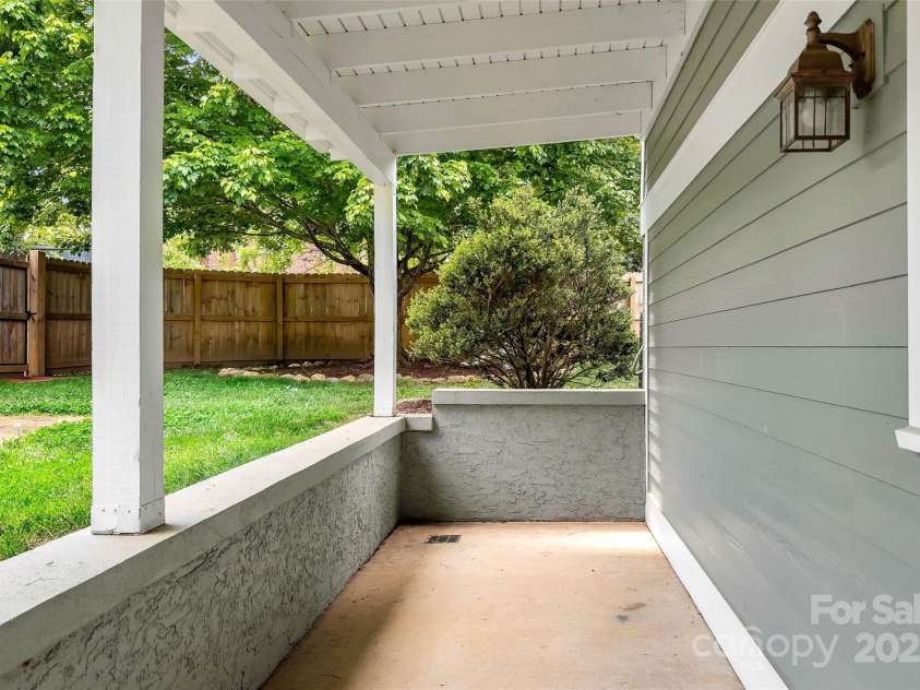 24 Browndale Road, Asheville, NC 28805.  MLS# CAR4258760, YatesRealty ID 14299. 