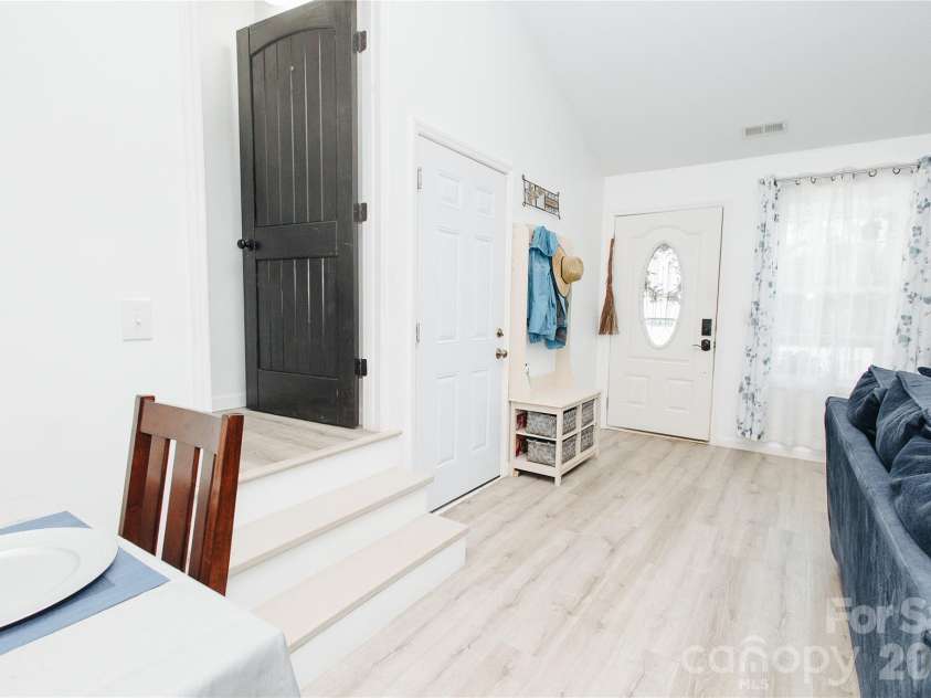 62 Glenview Street, Marion, NC 28752.  MLS# CAR4366559, YatesRealty ID 14299. 