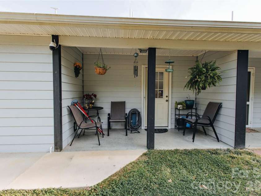 62 Glenview Street, Marion, NC 28752.  MLS# CAR4366559, YatesRealty ID 14299. 