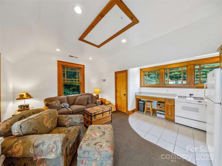 770 Meadow Ridge Drive, Lake Toxaway, NC 28747.  MLS# CAR4287231, YatesRealty ID 143. 
