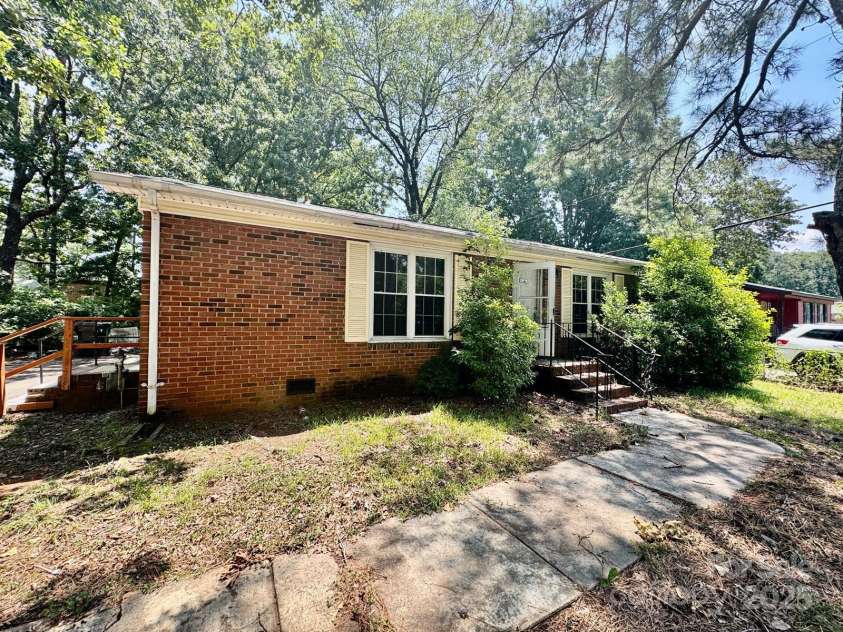 1025 Jones Avenue Extension, Rock Hill, SC 29730.  MLS# CAR4277658, YatesRealty ID 1430. 