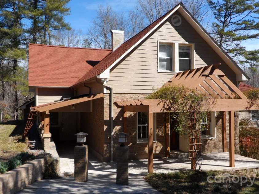 917 Zeline Avenue, Valdese, NC 28690.  MLS# CAR4228522, YatesRealty ID 1430. 