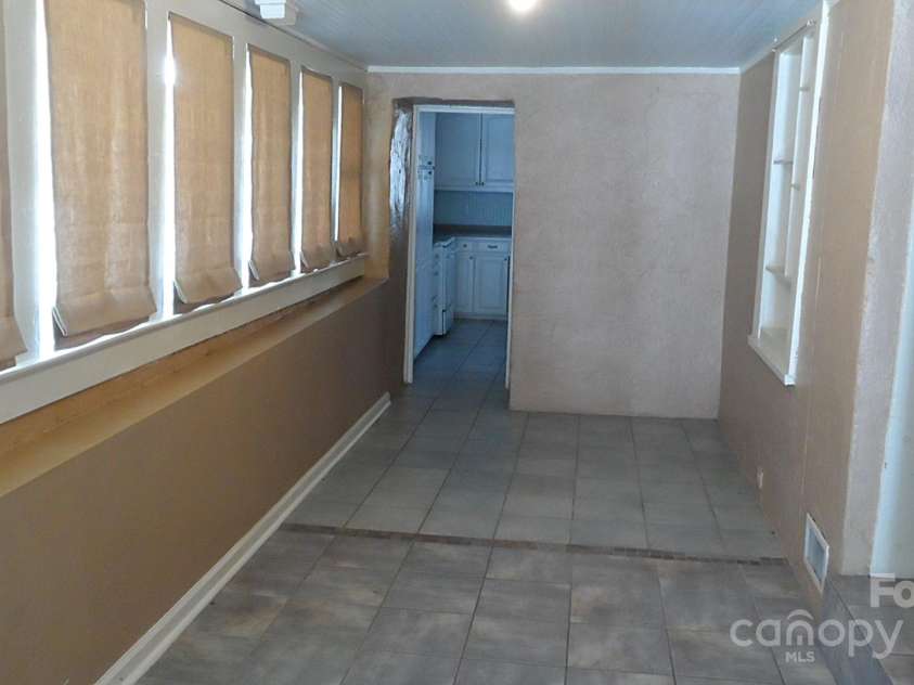 917 Zeline Avenue, Valdese, NC 28690.  MLS# CAR4228522, YatesRealty ID 1430. Entry Hall