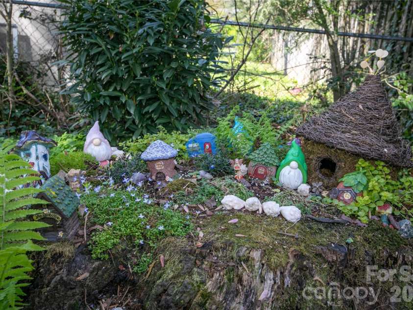 71 Hidden Pond Lane, Brevard, NC 28712.  MLS# CAR4367829, YatesRealty ID 14300. Gnomeland