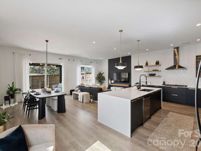 110 Mattoon Street, Charlotte, NC 28216.  MLS# CAR4356590, YatesRealty ID 14302. 
