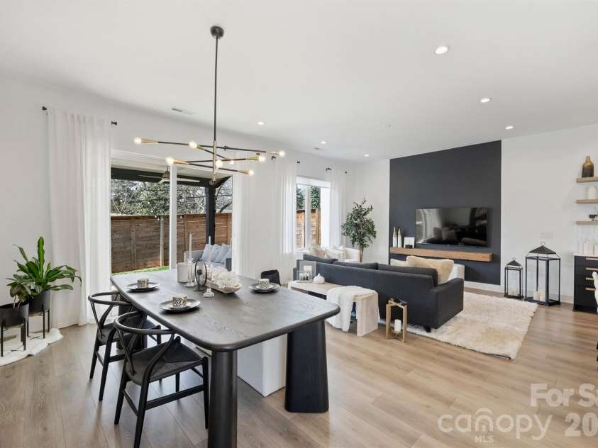 110 Mattoon Street, Charlotte, NC 28216.  MLS# CAR4356590, YatesRealty ID 14302. 