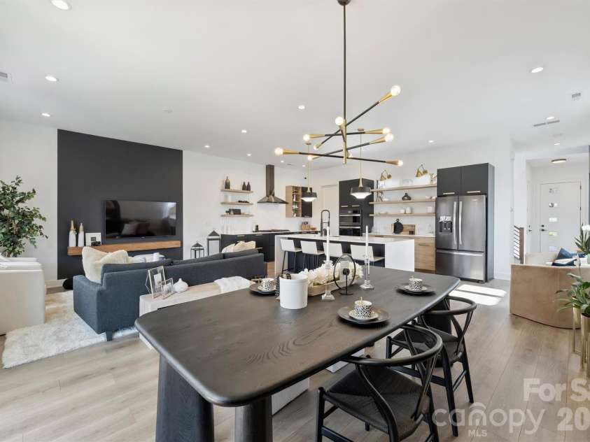 110 Mattoon Street, Charlotte, NC 28216.  MLS# CAR4356590, YatesRealty ID 14302. 