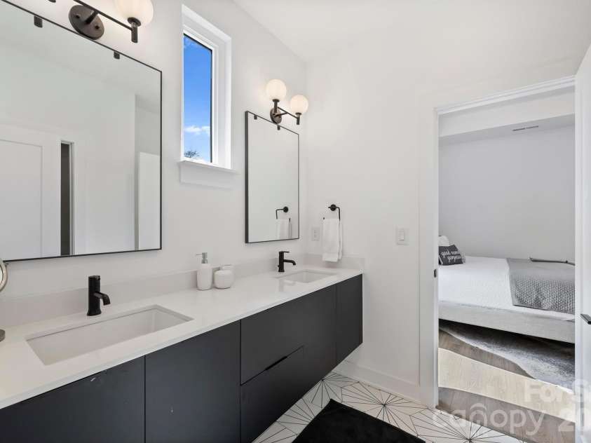 110 Mattoon Street, Charlotte, NC 28216.  MLS# CAR4356590, YatesRealty ID 14302. 