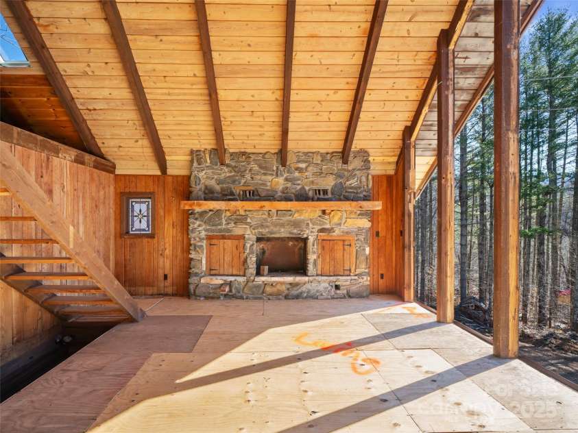 187 Wild Rose Lane, Burnsville, NC 28714.  MLS# CAR4232184, YatesRealty ID 14303. 