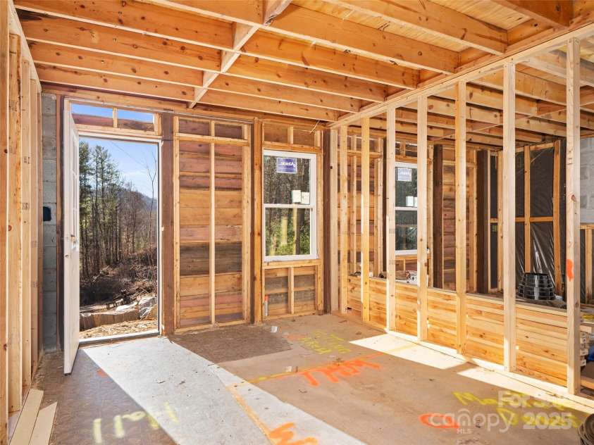 187 Wild Rose Lane, Burnsville, NC 28714.  MLS# CAR4232184, YatesRealty ID 14303. 