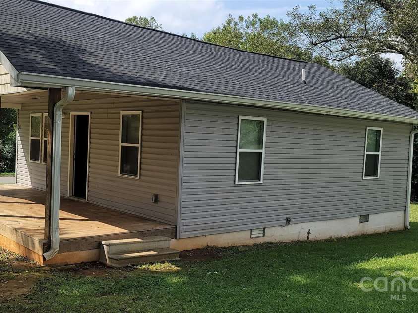 608 E Street, Newton, NC 28658.  MLS# CAR4261118, YatesRealty ID 14304. 