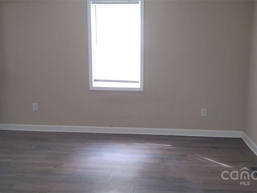 608 E Street, Newton, NC 28658.  MLS# CAR4261118, YatesRealty ID 14304. 