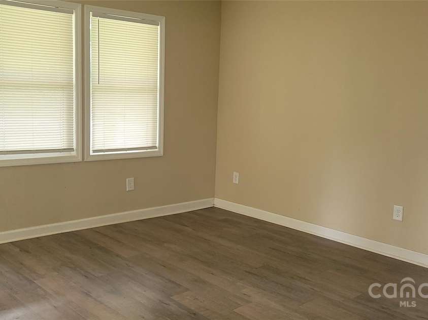 608 E Street, Newton, NC 28658.  MLS# CAR4261118, YatesRealty ID 14304. 