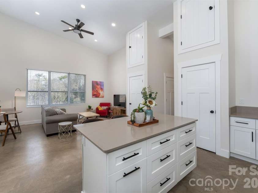 25 Nelon Road, Asheville, NC 28804.  MLS# CAR4254844, YatesRealty ID 14305. 