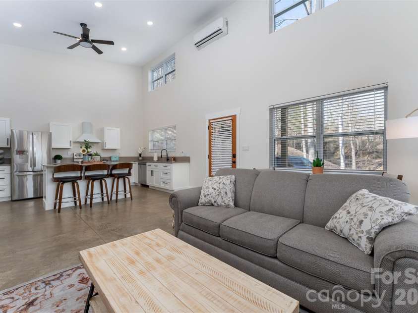 25 Nelon Road, Asheville, NC 28804.  MLS# CAR4254844, YatesRealty ID 14305. 