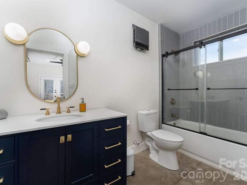 25 Nelon Road, Asheville, NC 28804.  MLS# CAR4254844, YatesRealty ID 14305. 