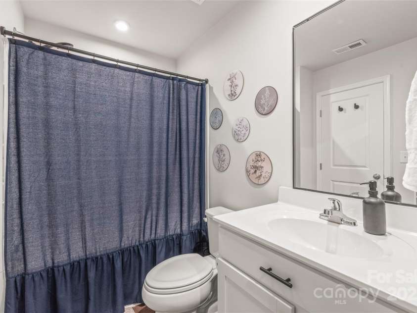 5023 Daybell Street, Charlotte, NC 28214.  MLS# CAR4261011, YatesRealty ID 14305. 