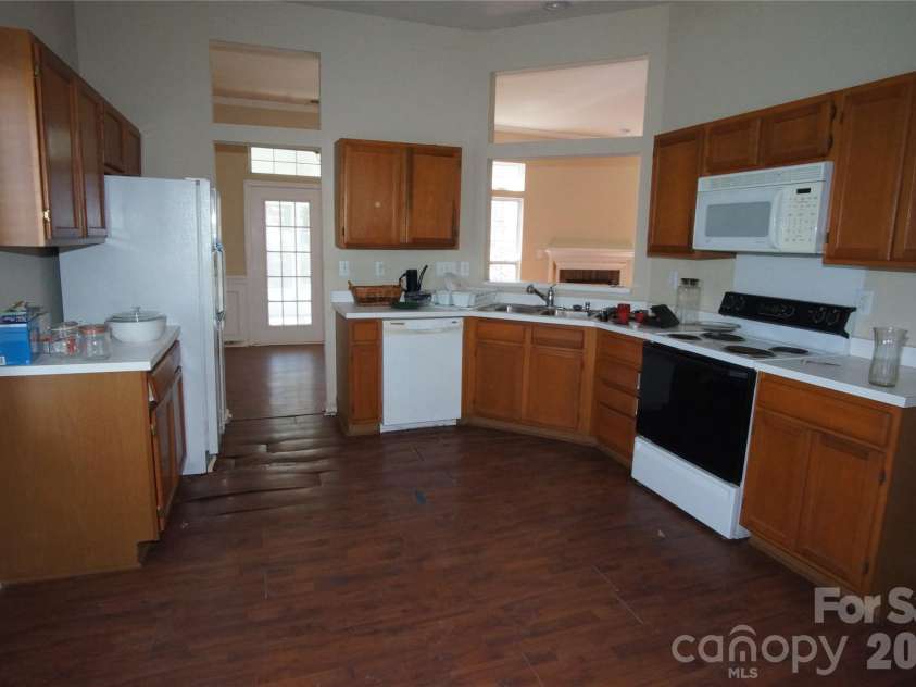 10410 Hellebore Road, Charlotte, NC 28213.  MLS# CAR4371051, YatesRealty ID 14306. 