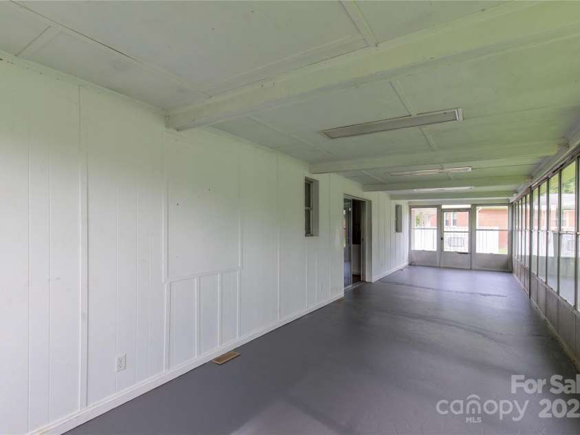 405 Woodland Drive, Lancaster, SC 29720.  MLS# CAR4259493, YatesRealty ID 14308. 