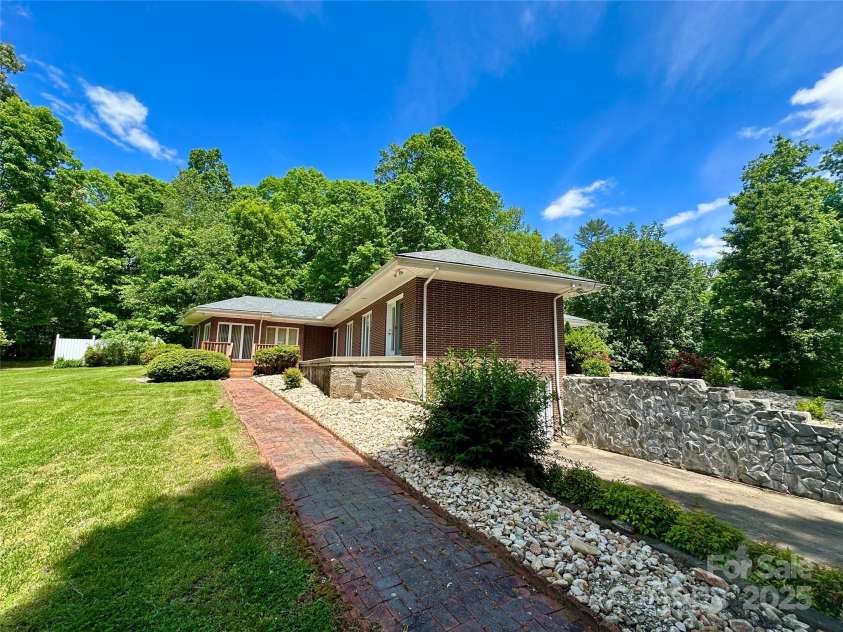 2866 Old Morganton Road, Lenoir, NC 28645.  MLS# CAR4261191, YatesRealty ID 14309. 