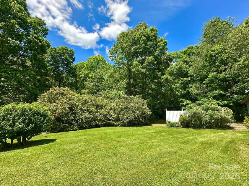 2866 Old Morganton Road, Lenoir, NC 28645.  MLS# CAR4261191, YatesRealty ID 14309. 