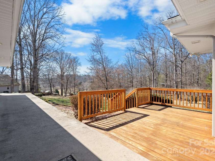 2866 Old Morganton Road, Lenoir, NC 28645.  MLS# CAR4261191, YatesRealty ID 14309. 