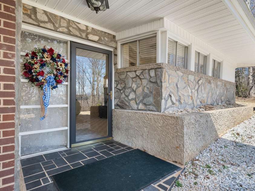 2866 Old Morganton Road, Lenoir, NC 28645.  MLS# CAR4261191, YatesRealty ID 14309. 