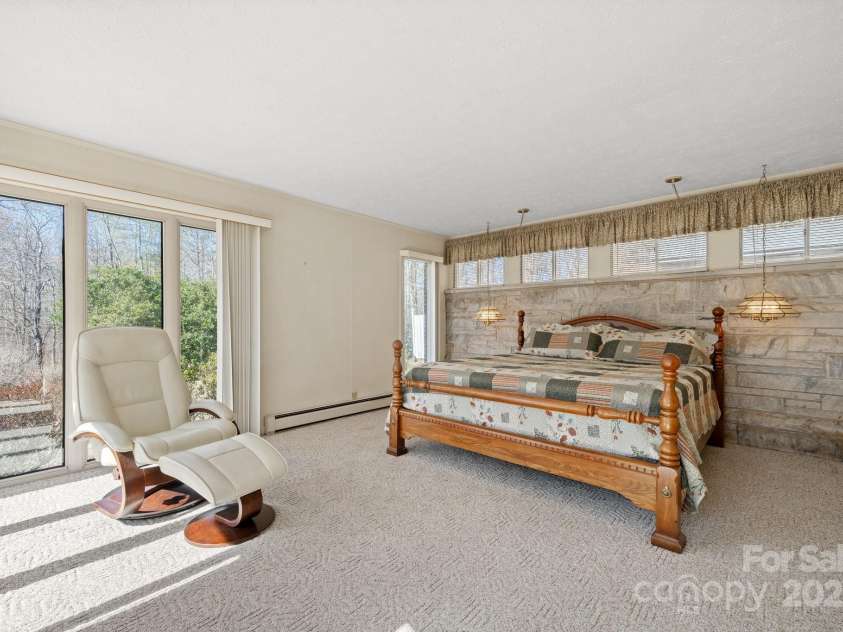 2866 Old Morganton Road, Lenoir, NC 28645.  MLS# CAR4261191, YatesRealty ID 14309. 