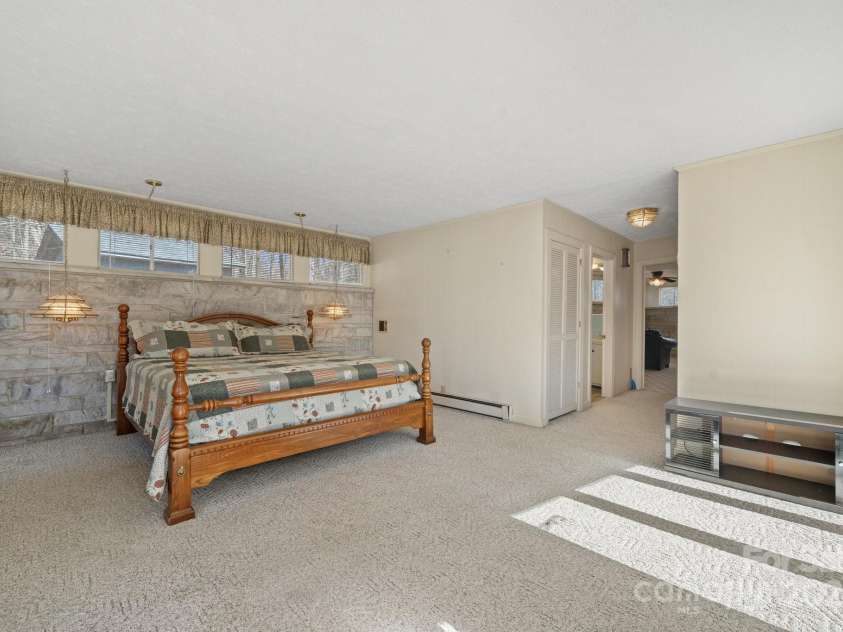 2866 Old Morganton Road, Lenoir, NC 28645.  MLS# CAR4261191, YatesRealty ID 14309. 