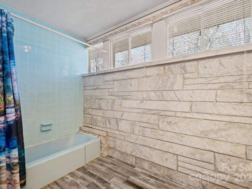 2866 Old Morganton Road, Lenoir, NC 28645.  MLS# CAR4261191, YatesRealty ID 14309. 