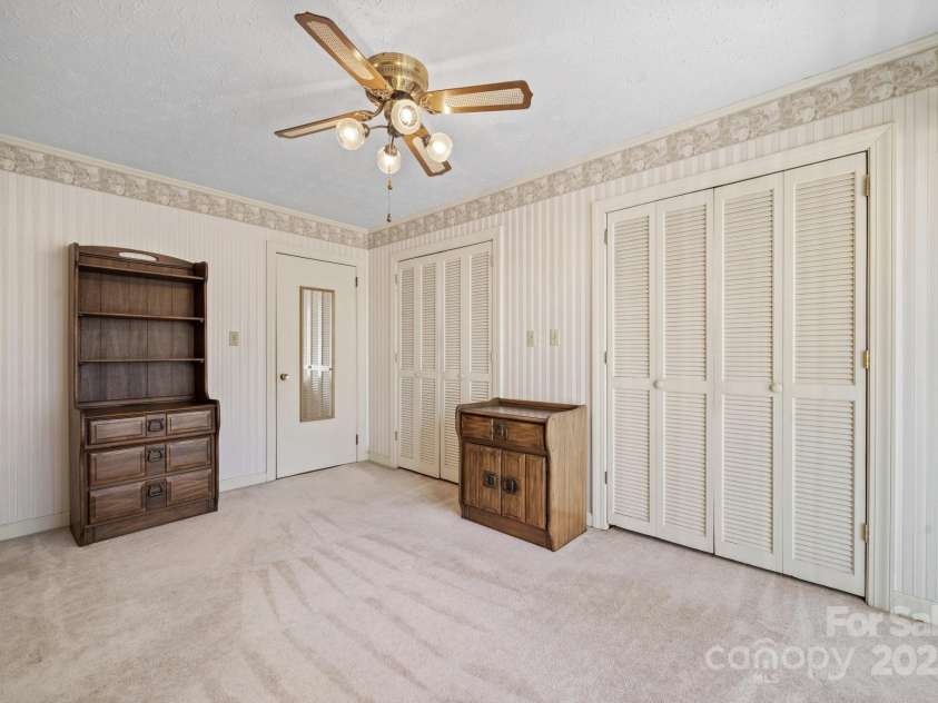 2866 Old Morganton Road, Lenoir, NC 28645.  MLS# CAR4261191, YatesRealty ID 14309. 