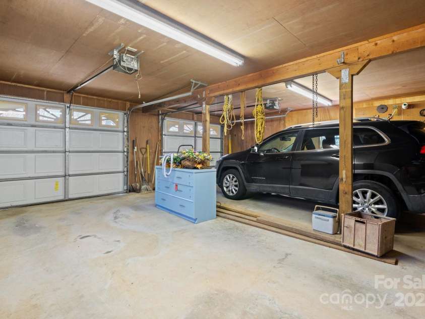 2866 Old Morganton Road, Lenoir, NC 28645.  MLS# CAR4261191, YatesRealty ID 14309. 