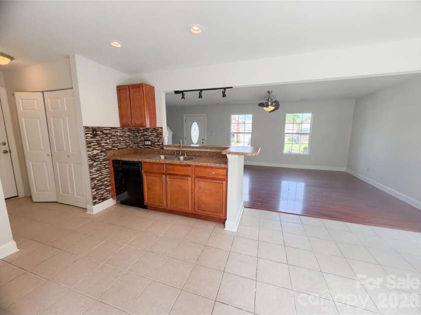 11319 Red Finch Lane, Charlotte, NC 28214.  MLS# CAR4365084, YatesRealty ID 14310. 