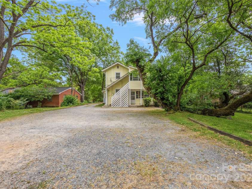 2039 Lanier Avenue, Charlotte, NC 28205.  MLS# CAR4261208, YatesRealty ID 14310. 2039 Lanier Ave - Back Yard / Parking