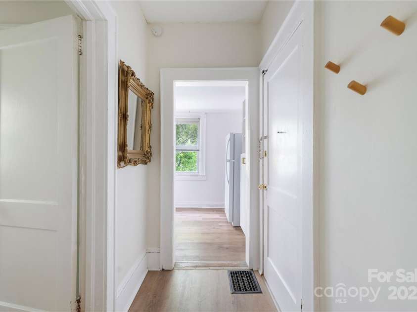 2039 Lanier Avenue, Charlotte, NC 28205.  MLS# CAR4261208, YatesRealty ID 14310. Unit 2 Hall