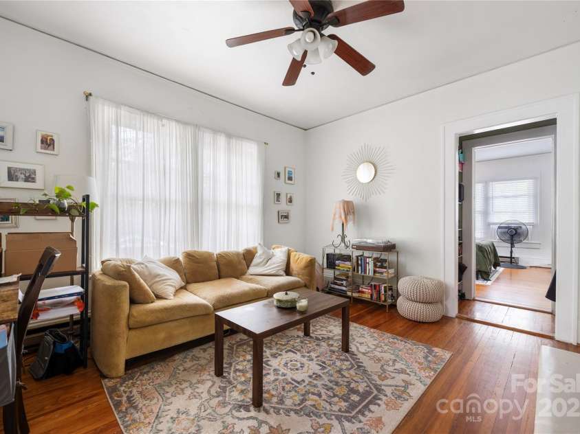 2039 Lanier Avenue, Charlotte, NC 28205.  MLS# CAR4261208, YatesRealty ID 14310. Unit 3 Living Room