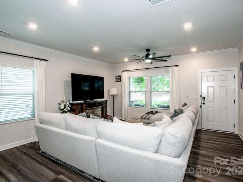 11951 Old Statesville Road, Huntersville, NC 28078.  MLS# CAR4260742, YatesRealty ID 14311. 