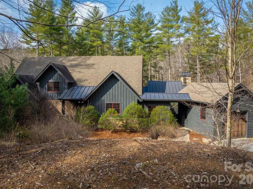 3201 Donahue Drive, Nebo, NC 28761.  MLS# CAR4351255, YatesRealty ID 14311. 
