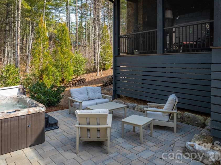3201 Donahue Drive, Nebo, NC 28761.  MLS# CAR4351255, YatesRealty ID 14311. 